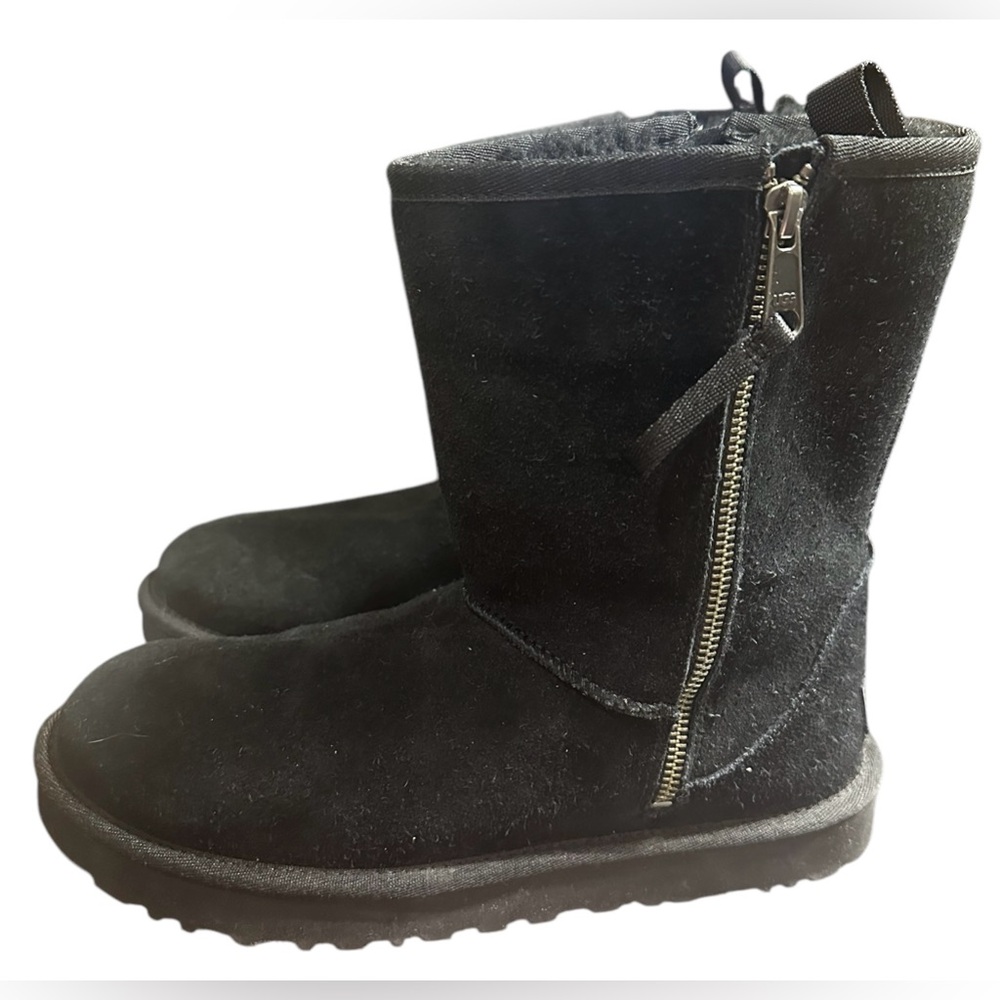 Black UGG boots with zipper on the side size 9 B9‎ - Picture 2 of 8